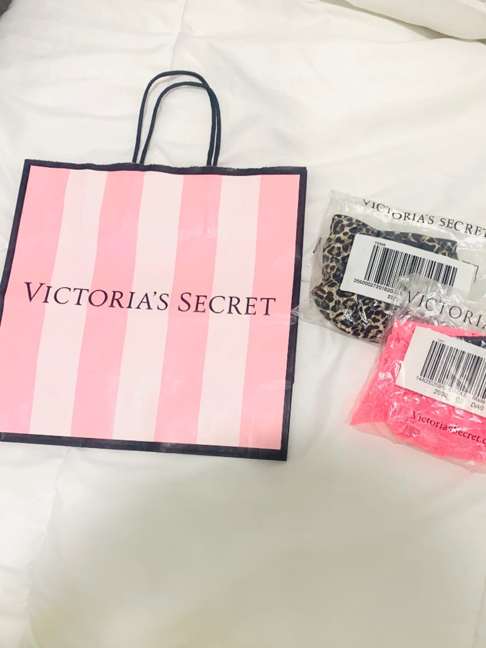 Victoria’s Secret- Pink Thong XS NWT - Picture 2 of 9